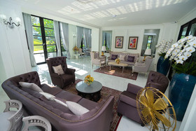 Merchant Villa
