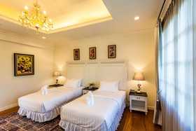 Merchant Villa
