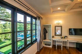 Merchant Villa