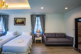 Merchant Villa