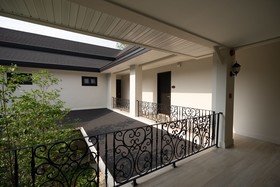 Merchant Villa