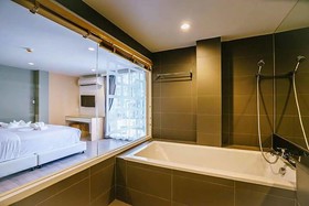 Moon Dragon Hotel