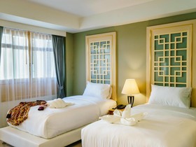 Moon Dragon Hotel