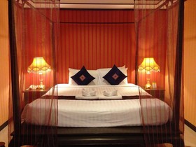 Na Thapae Hotel