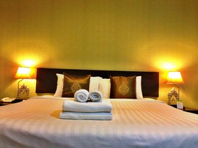 Na Thapae Hotel
