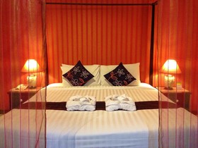 Na Thapae Hotel