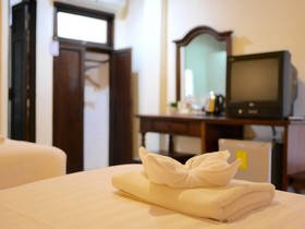Na Thapae Hotel
