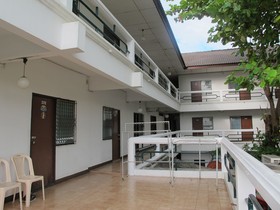 Neo Court