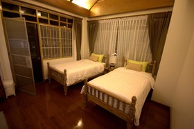 Nimman Pool Villa