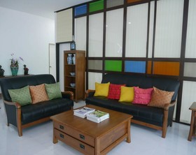 Nine Smiths Hotel
