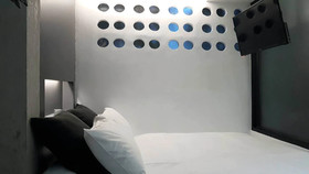 Non Num Poshtel
