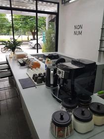Non Num Poshtel