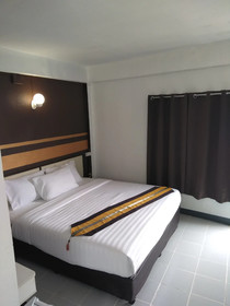 NorthLands House Hotel