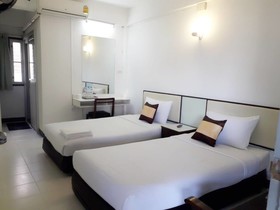 NorthLands House Hotel