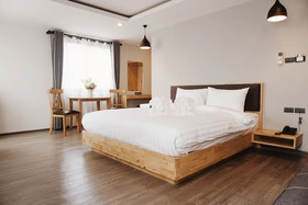 Peppery Hills Hotel