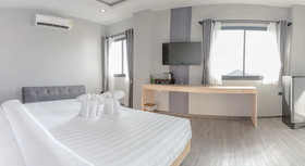 Peppery Hills Hotel