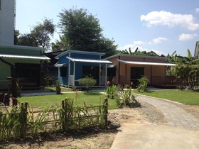 Raintree Boutique Hut