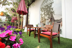 Ratchiangsaen Flora House