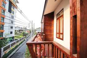 Ratchiangsaen Flora House