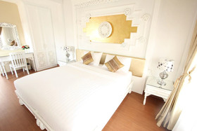 Ratchiangsaen Flora House