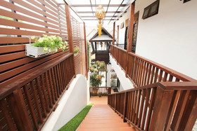 Ratchiangsaen Flora House