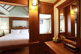 Rich Lanna House