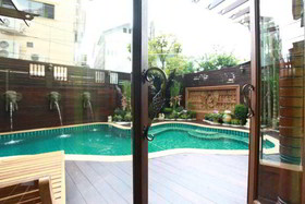 Rich Lanna House