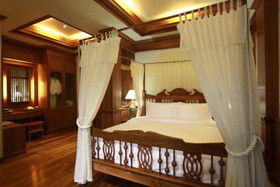 Rich Lanna House