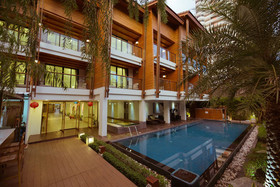 Riverside Floral Inn
