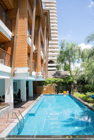 Riverside Floral Inn
