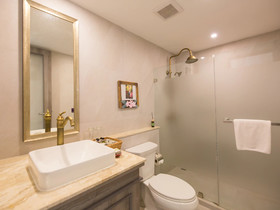 Riverside Floral Inn