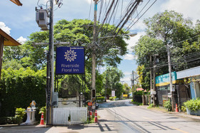 Riverside Floral Inn