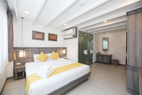 Riverside Floral Inn