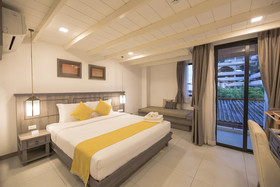 Riverside Floral Inn