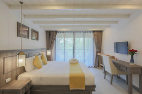Riverside Floral Inn
