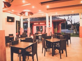 San Kam Phaeng Lake View Resort