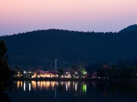 San Kam Phaeng Lake View Resort