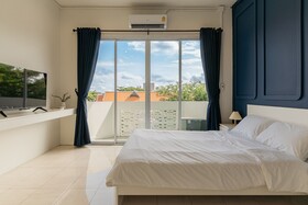 Shapel Hostel And Cafe