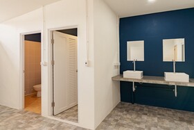 Shapel Hostel And Cafe