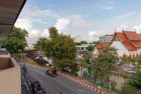 Shapel Hostel And Cafe