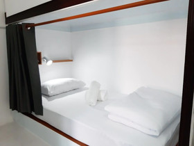 Sleep Sloth Hostel