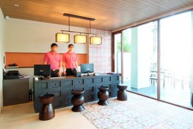 Tapae Gate Villa