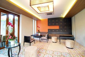 Tapae Gate Villa