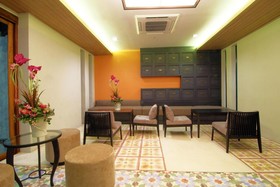 Tapae Gate Villa