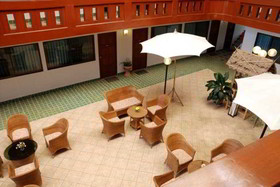 Tawan Court Hotel