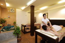 Tawan Court Hotel