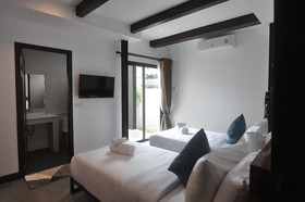 The Eight Ratvithi House