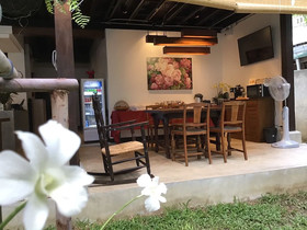 The Eight Ratvithi House