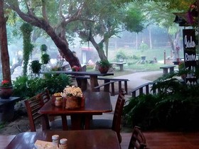 The Road View Resort