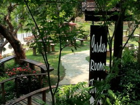 The Road View Resort